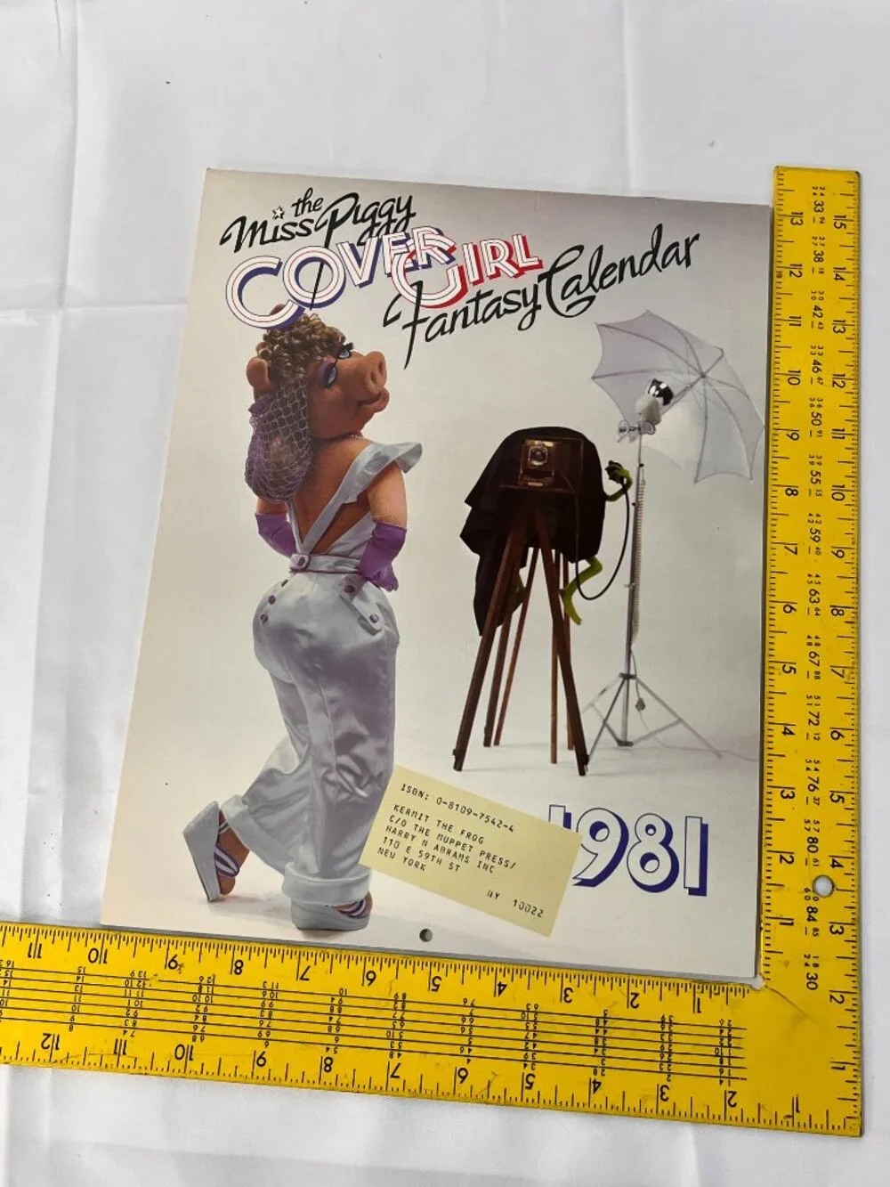 RARE Vintage 1981 Muppets MISS PIGGY Cover Girl Fantasy Calendar in Folder Cover